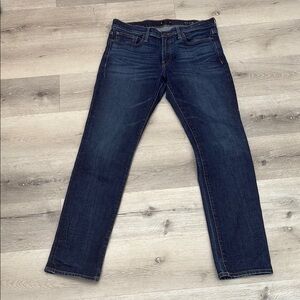 Straight Blue Jeans with Classic Denim Style